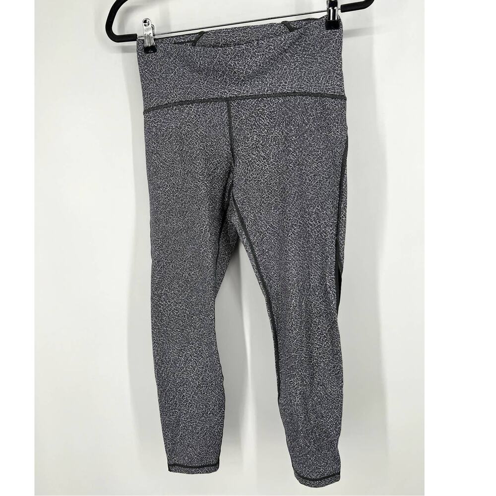 Lululemon train times 7/8 fractal alpine leggings 8